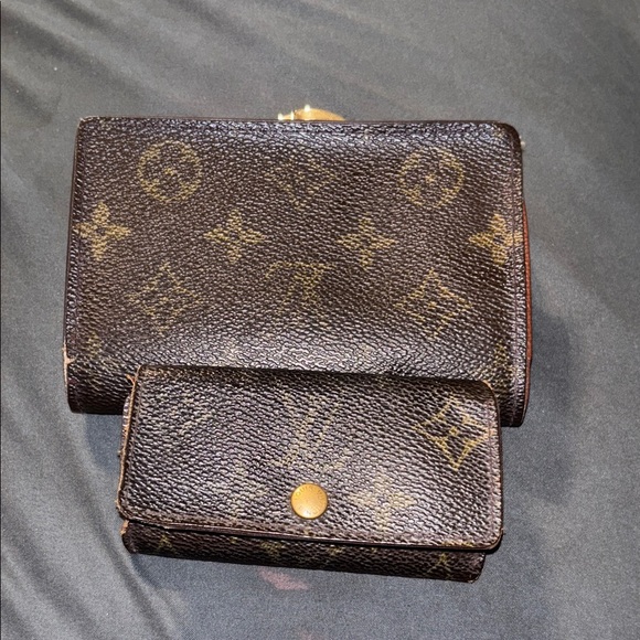 Louis Vuitton Handbags - Louis Vuitton Vintage Monogram Kisslock Wallet & Key Wallet Set Bundle